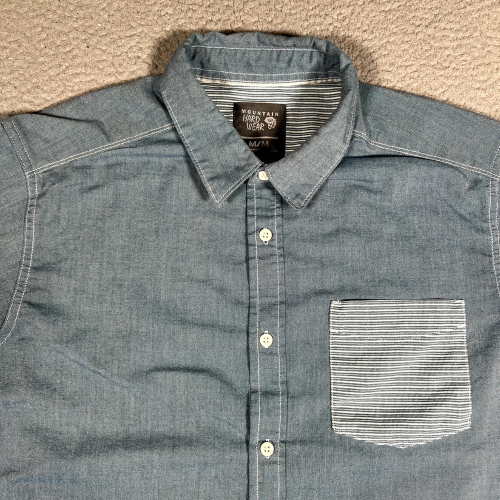 Mountain Hardwear Shirt Mens Medium Blue Chambray Button Up Pocket Casual Preppy